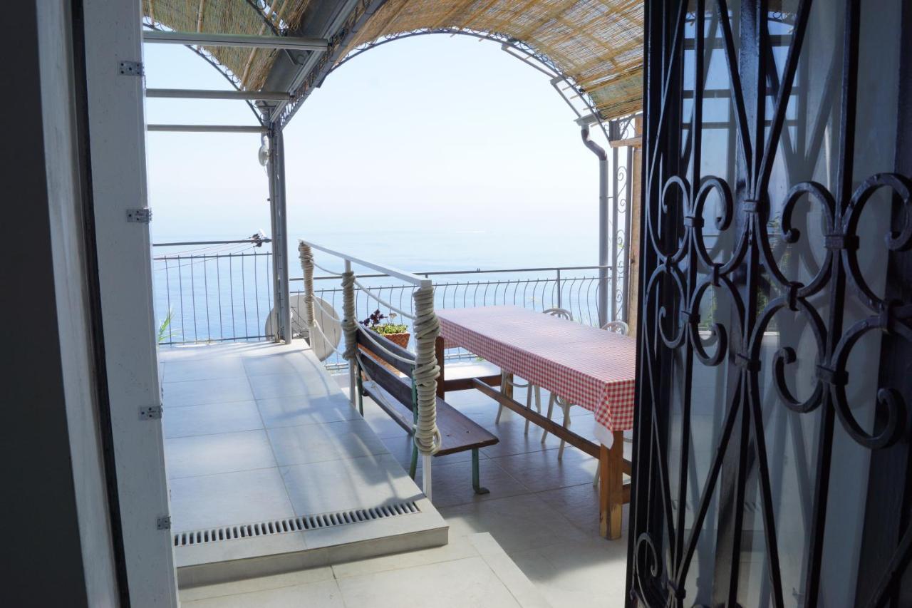 Total Sea View Grimaldi Apartment เวนติมิญา ภายนอก รูปภาพ